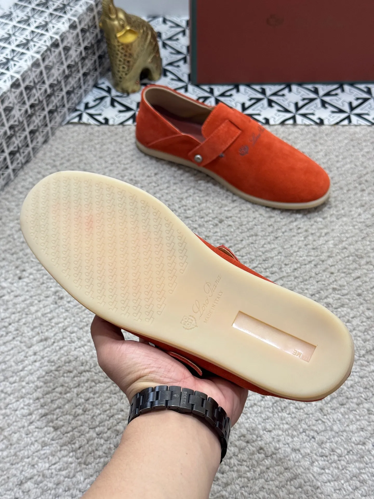 Men's men's shoes 💰420 [New style] 🍓🍓Loro Piana - LP's new moccasin shoes are made of water-repellent treated suede uppers with rubber soles, a classic. The complex craftsmanship and meticulous structure make the shoes light and soft, allowing you to walk comfortably and freely. Perfect for wearing at the beach or out in the water during the summer. Size: 38-44 (45 customized